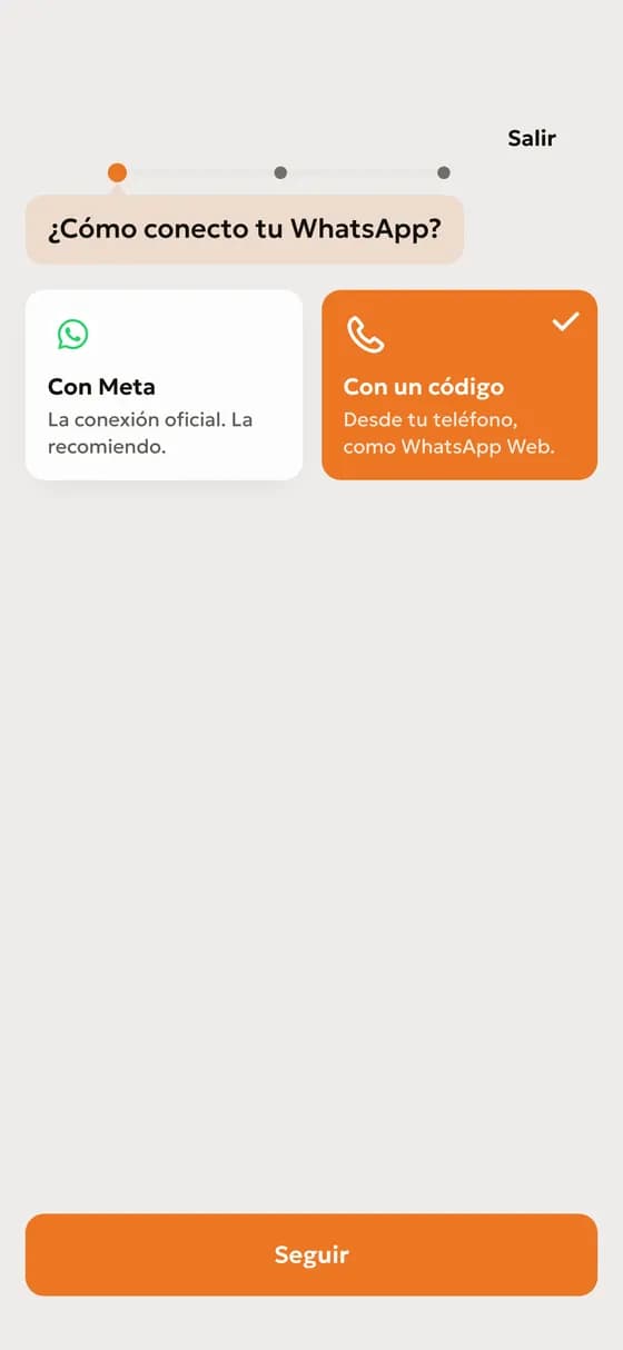 En «¿Cómo conecto tu WhatsApp?» elige «Con un código».