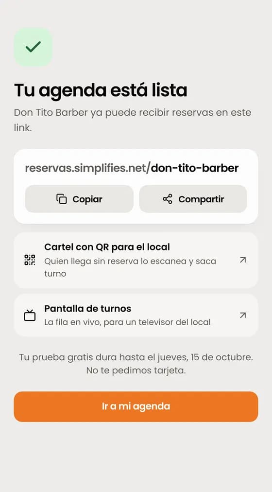 Al terminar ves «Tu agenda está lista» con tu link de reservas. Cópialo o compártelo de inmediato.