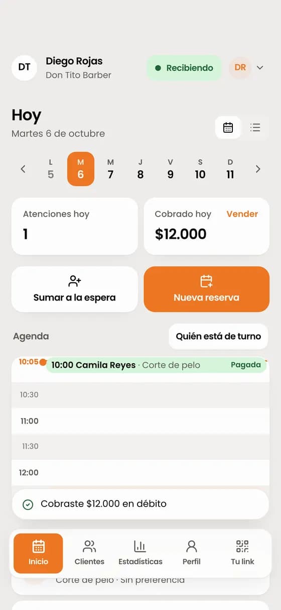 Toca «Cobrar». El pago queda en tu día y en la ficha del cliente.