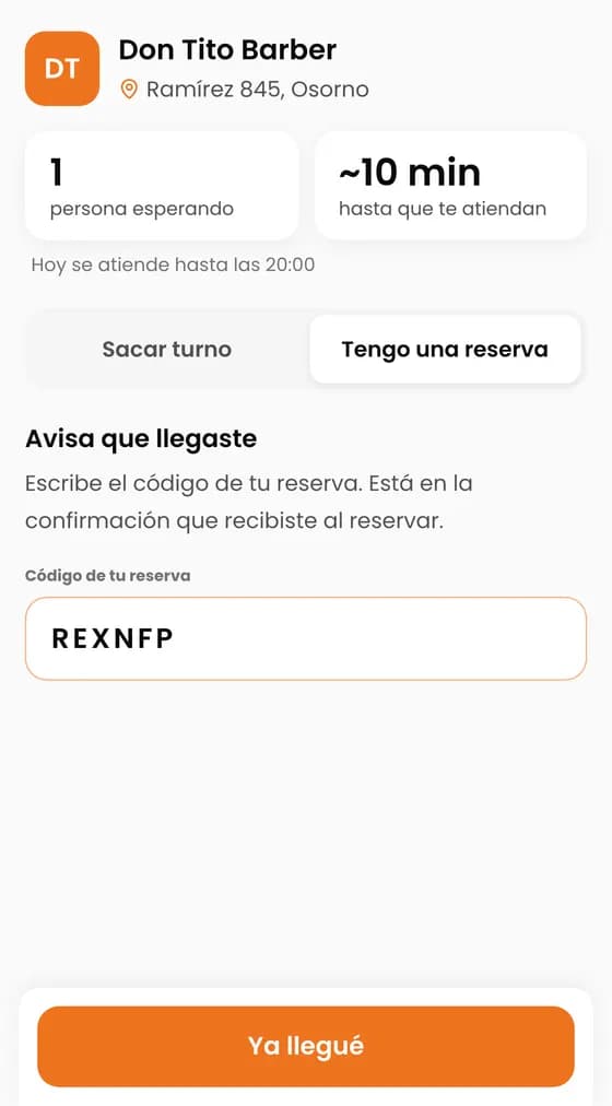 También puede escanear el QR del local, tocar «Tengo una reserva» y escribir su código.